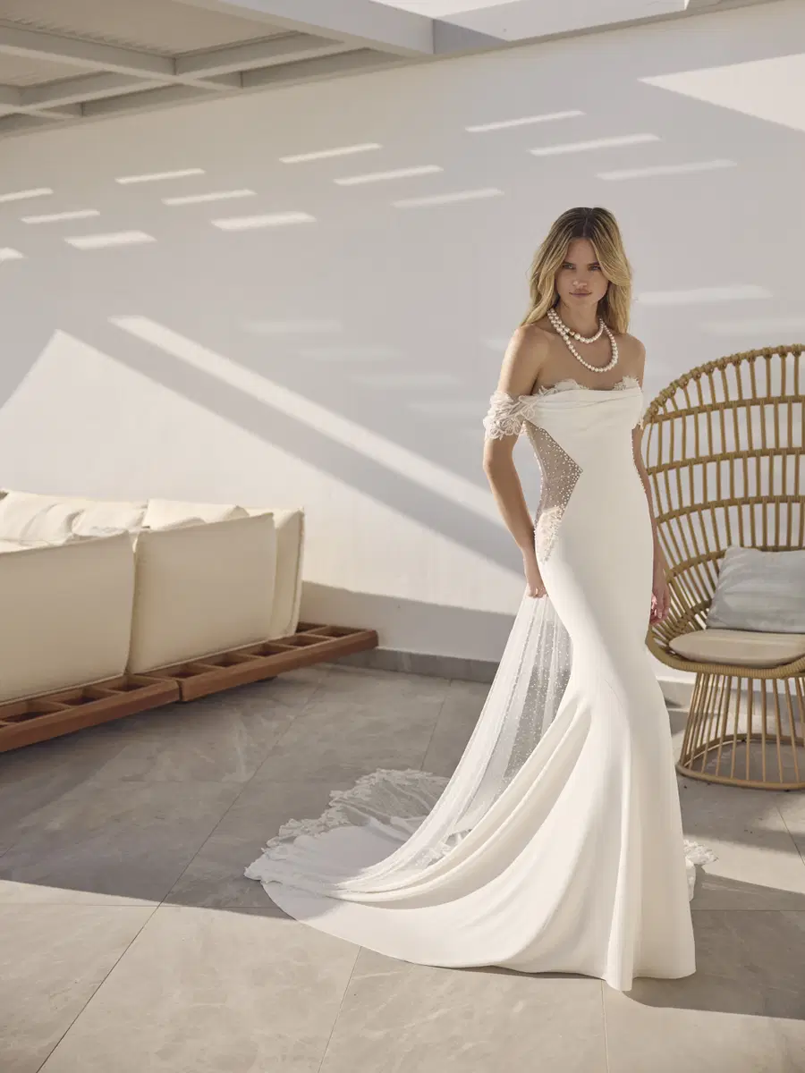 Isaly by Modeca Bridal: Fit & Flare silhouette, sweetheart neckline, crepe, sweep / brush train