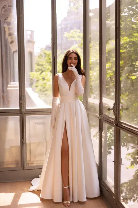 Style E-5515 wedding dress by Elizabeth Passion, ball gown, satin