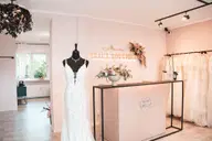 Bei Meine Braut Boutique