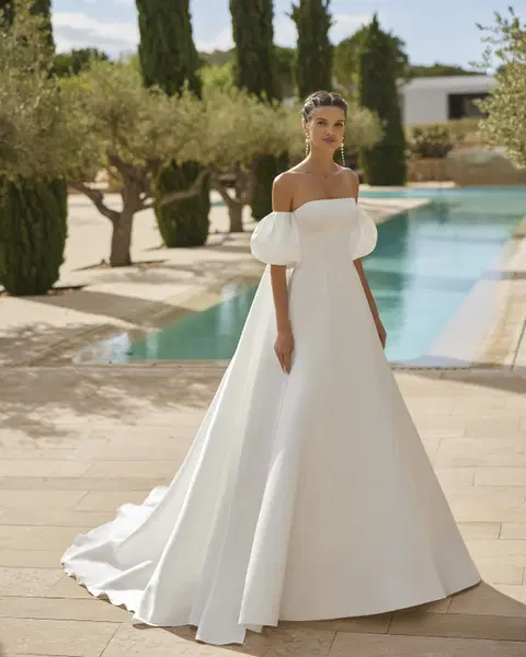 Sur wedding dress by Adriana Alier, A-line, satin