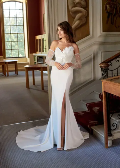 Faithful wedding dress by Dando London, trumpet, crepe