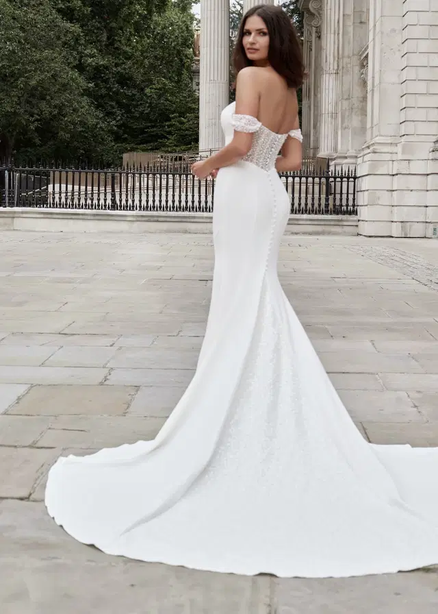 Naomi Campbell by Dando London - view 3 of 3