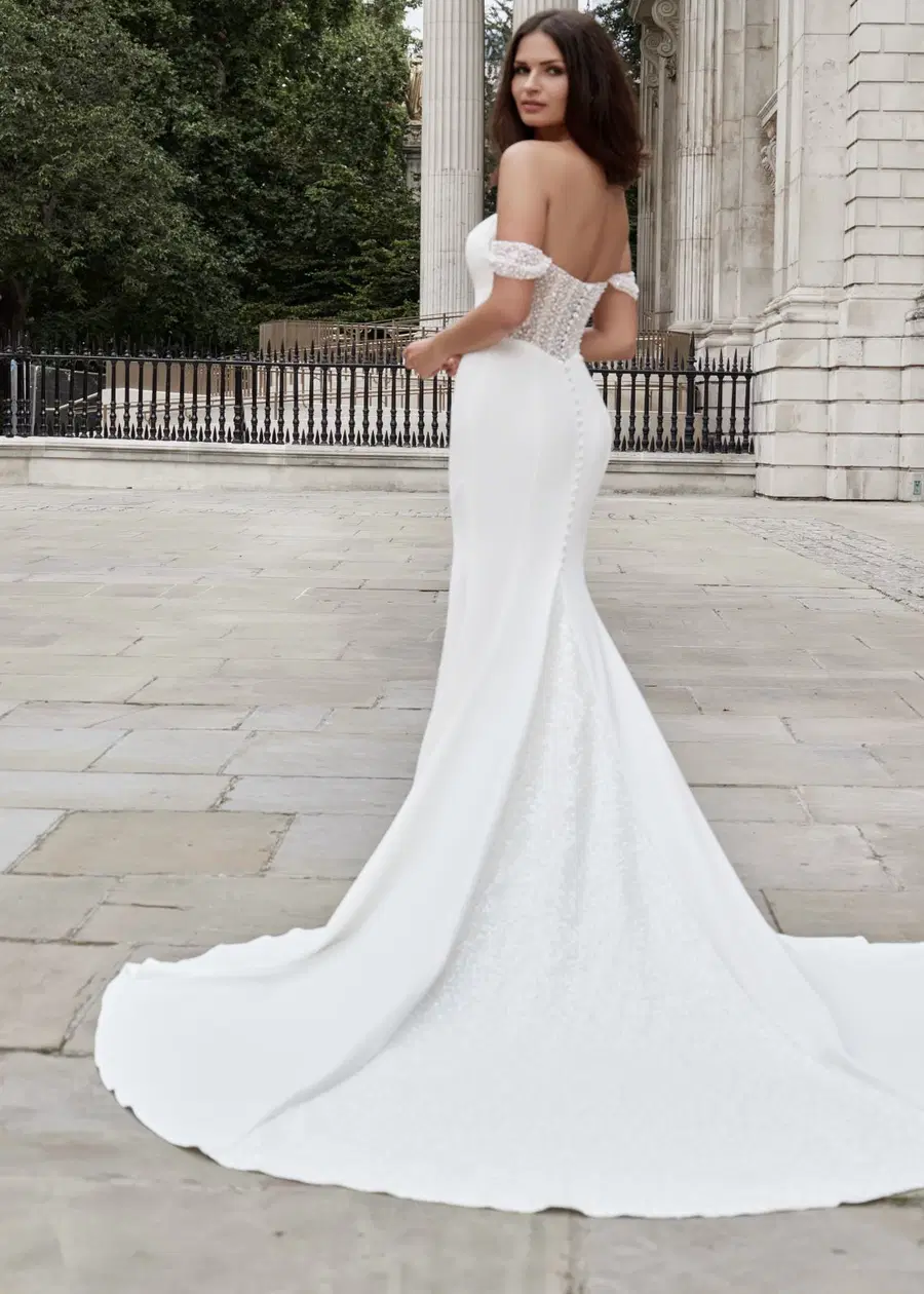 Naomi Campbell by Dando London - view 3 of 3