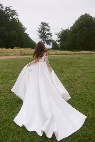 Belinda by Anne Mariée - view 6 of 7