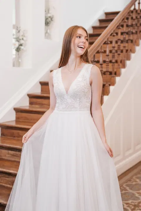 Elin wedding dress by Sanna Lindström, A-line, lace