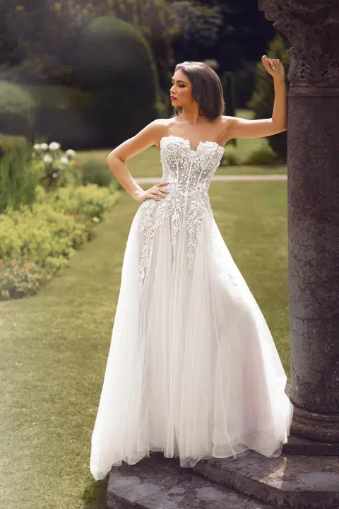Style PH24061 wedding dress by Phoenix Gowns, fit & flare, tulle