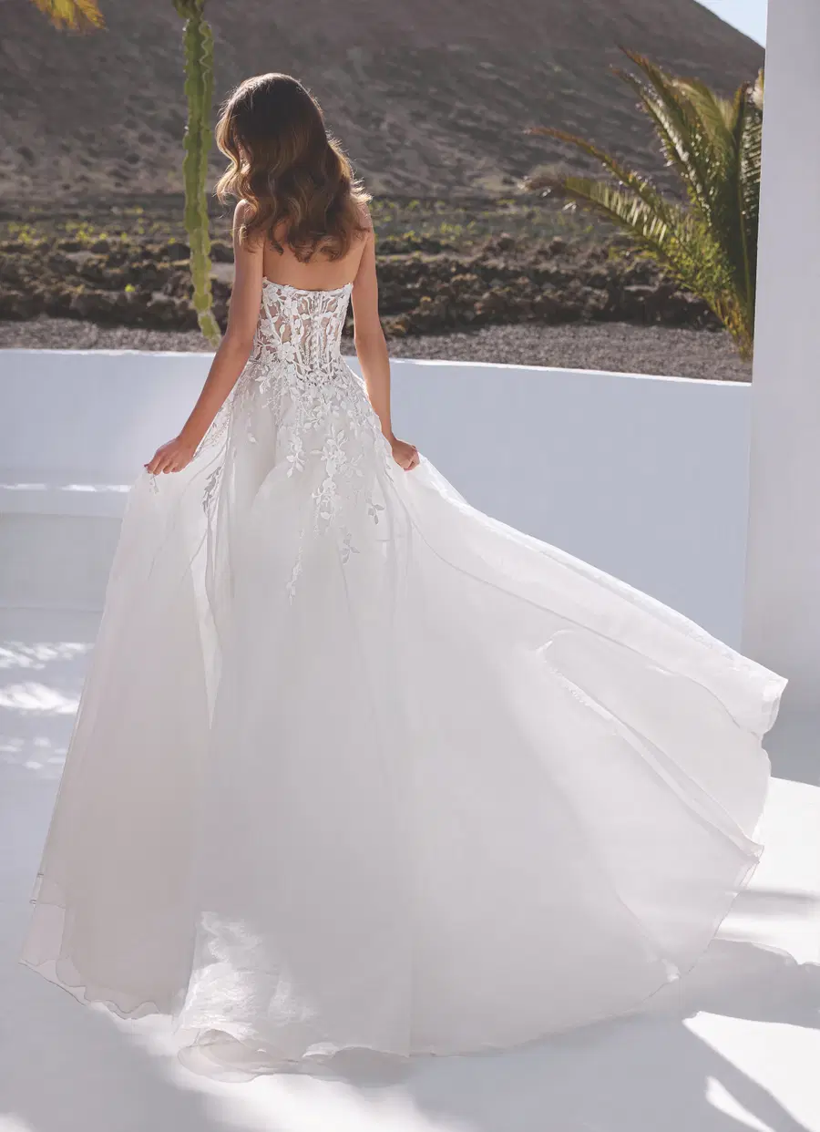 Everly by Enzoani - view 8 of 8