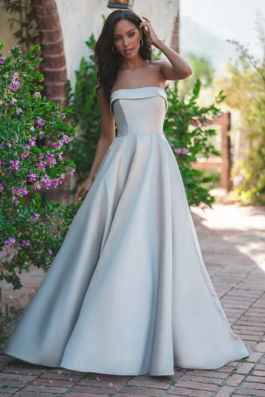 R3715 by Allure Romance - view 2 of 10