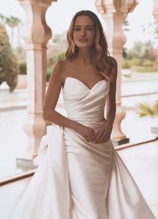 Valencia by Enzoani - view 4 of 8