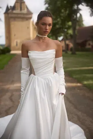Damienne by Anne Mariée - view 3 of 5