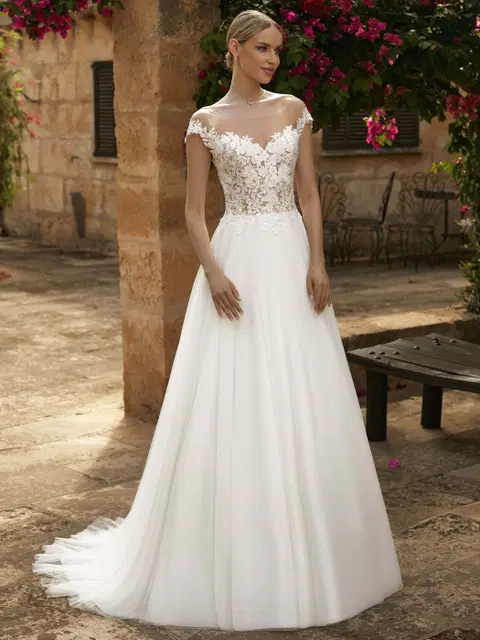 Alice wedding dress by Bianco Evento, princess, lace