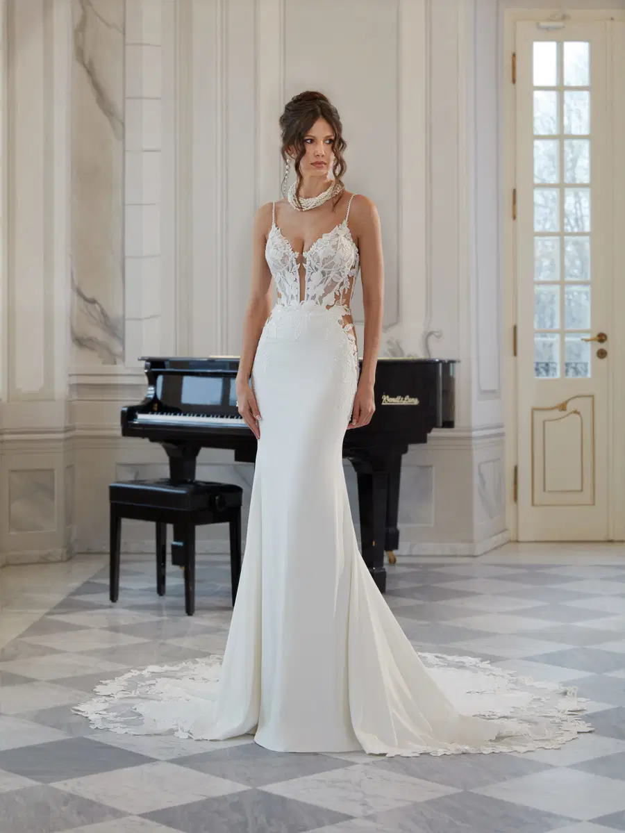 Kassandra by Vanilla Sposa: Mermaid silhouette, deep V-neck neckline, sleeveless, lace