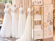 Bei Tüll trifft Spitze - Hochzeitsausstatter für Sie & Ihn