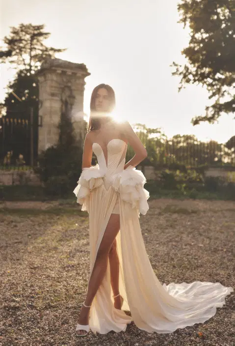 Armin wedding dress by Wona Concept, trumpet, tulle