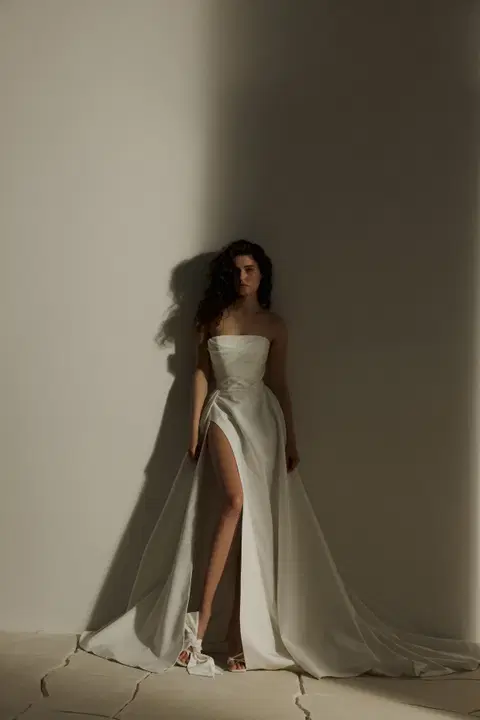 Norwin wedding dress by Eva Lendel, A-line, crepe