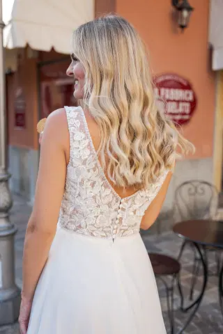 VN20 ivory by Vera Nova - view 3 of 4