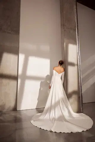 Maddison by Avenue by Josephine Scott - view 4 of 4