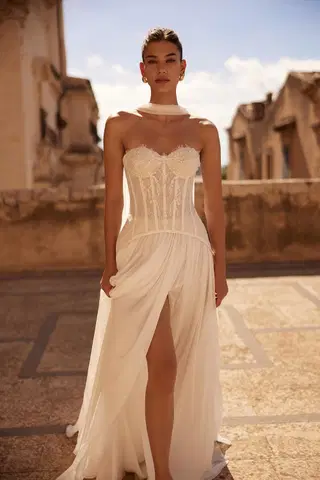 Venesuella by Anne Mariée - view 3 of 4