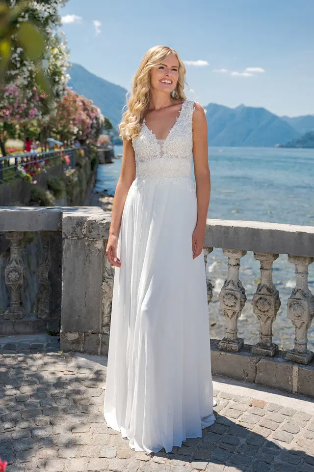 VN50 ivory by Vera Nova: A-Line silhouette, V-neck neckline, sleeveless, lace