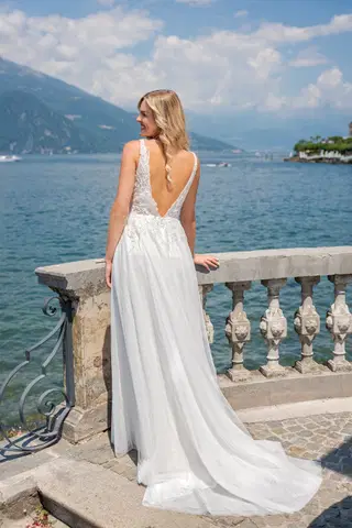 VN53 ivory by Vera Nova - view 3 of 4