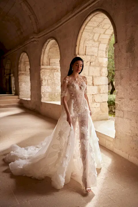 Elina Labourdette wedding dress by Innocentia Divina, A-line, tulle