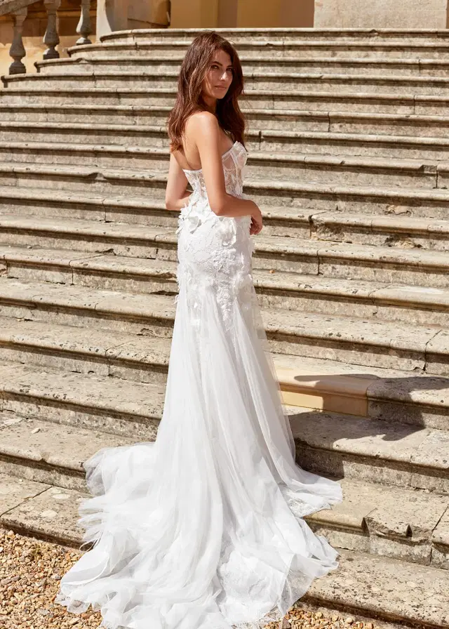CAPTIVATING by Dando London - view 3 of 3