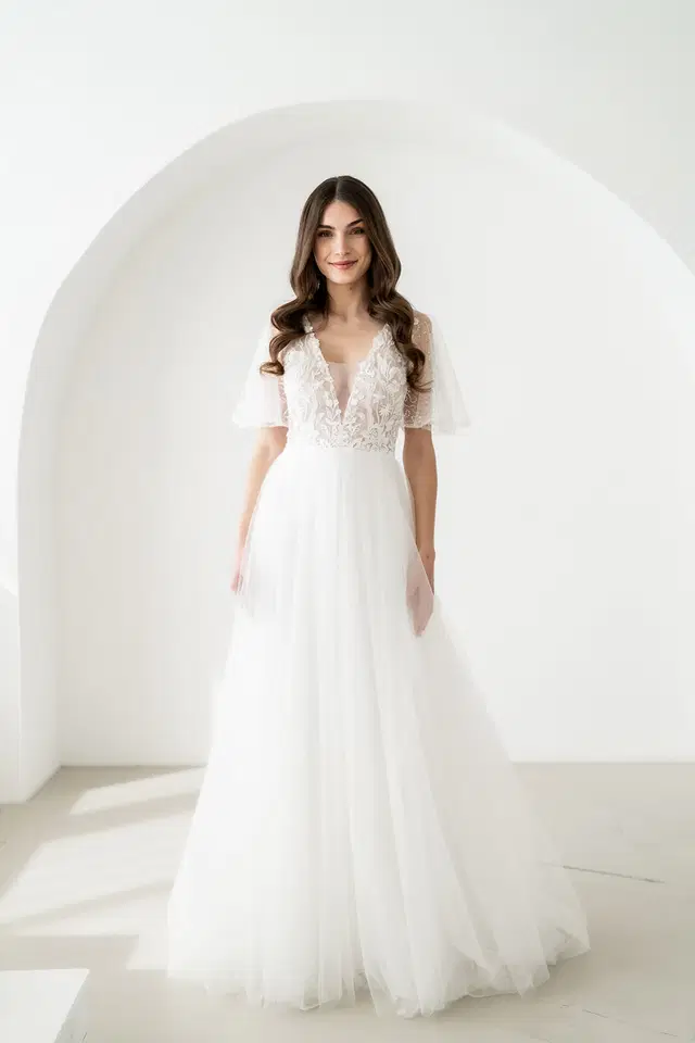 AUDREY by Esther Hofmann: A-Line silhouette, deep V-neck neckline, short sleeves, lace