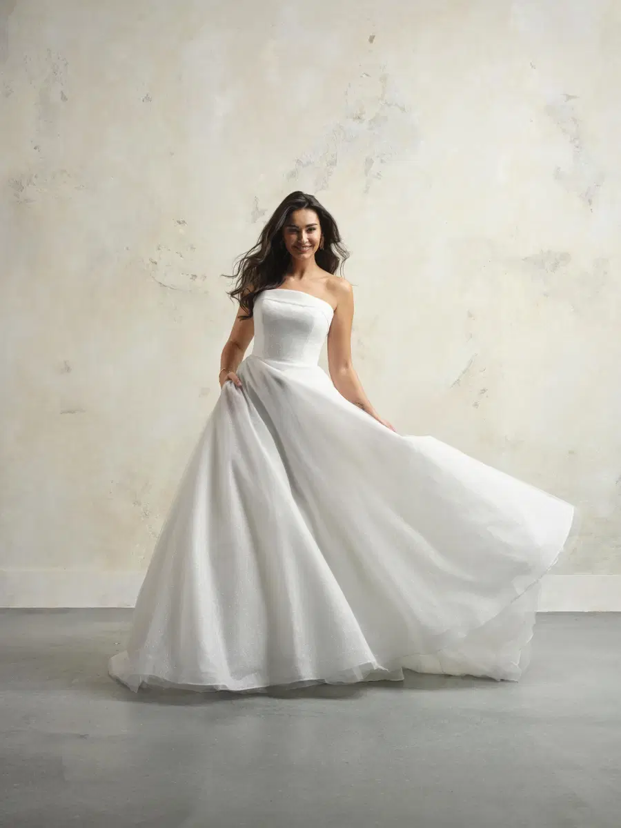 Elizabeth by Rebecca Ingram - view 5 of 9