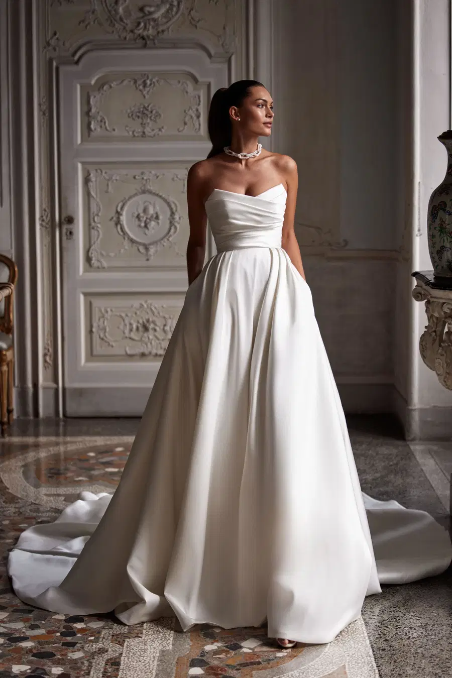 Eridana by Milla Nova: A-Line silhouette, straight neckline, sleeveless, mikado