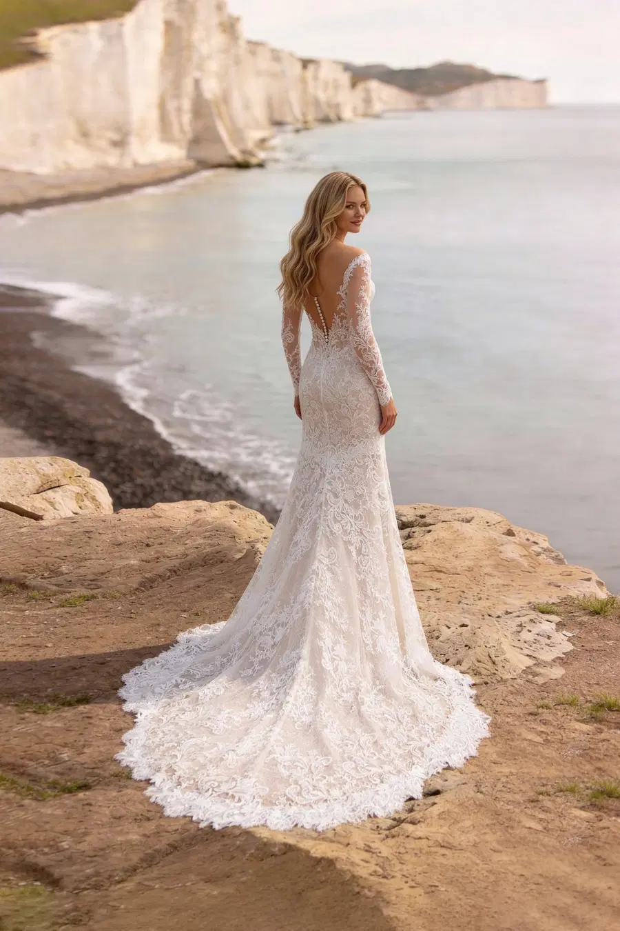 A107 Felicity by Aveline - view 2 of 5