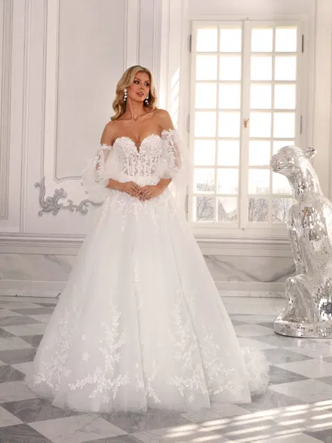 Nia wedding dress by Vanilla Sposa, ball gown, lace