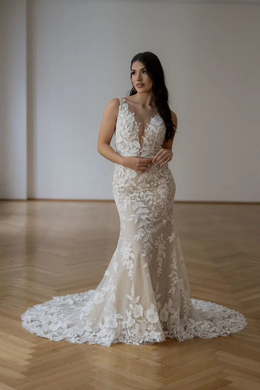 Luisa by Fan Xia - view 8 of 8