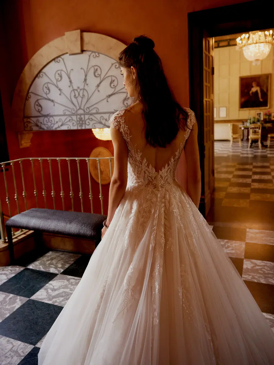 Idina by Justin Alexander - view 5 of 5
