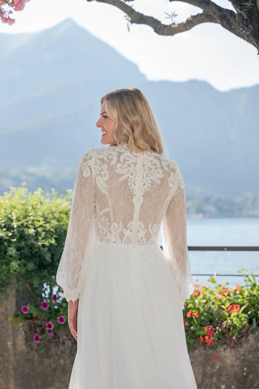 VN63 ivory by Vera Nova - view 4 of 4