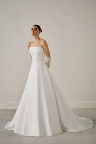 Empressa by Justin Alexander Signature - view 2 of 7