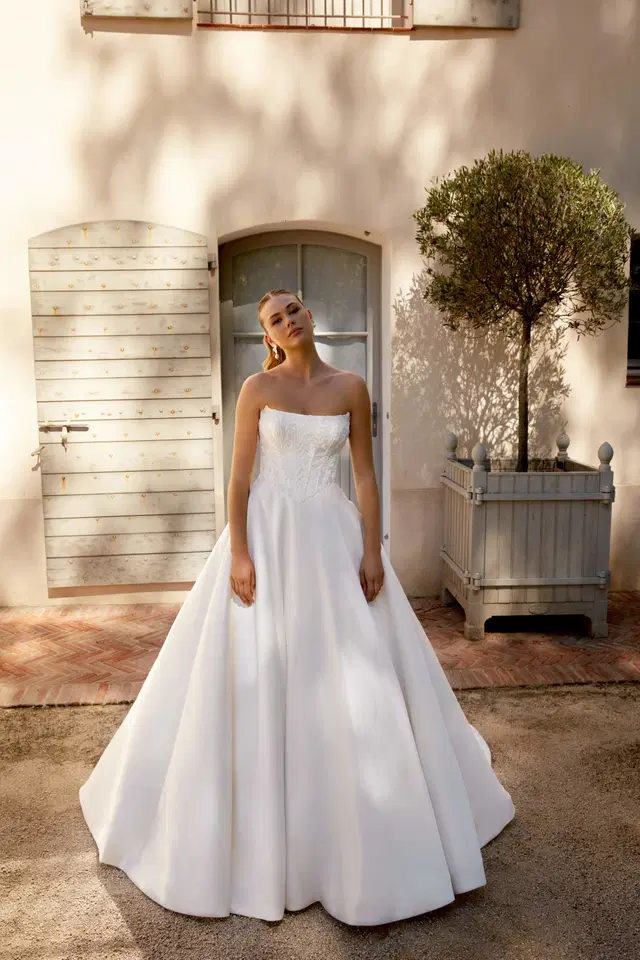 44596 by Sincerity Bridal: Ball Gown silhouette, sweetheart neckline, sleeveless, lace
