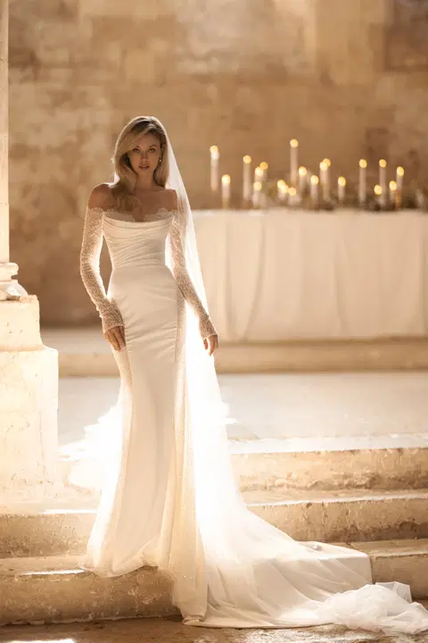 Envy wedding dress by Eva Lendel, fit & flare, lace