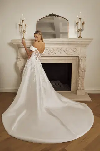 Huntington by Casablanca Bridal - view 6 of 9
