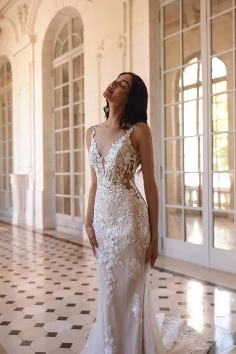 Ligia wedding dress by Ella Novia, straight, lace