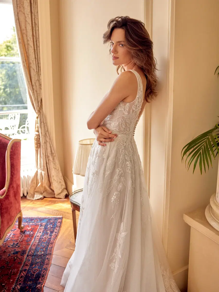 Melina by Justin Alexander - view 4 of 6