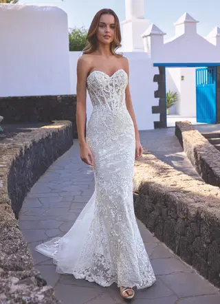 Estrella by Enzoani - view 4 of 5