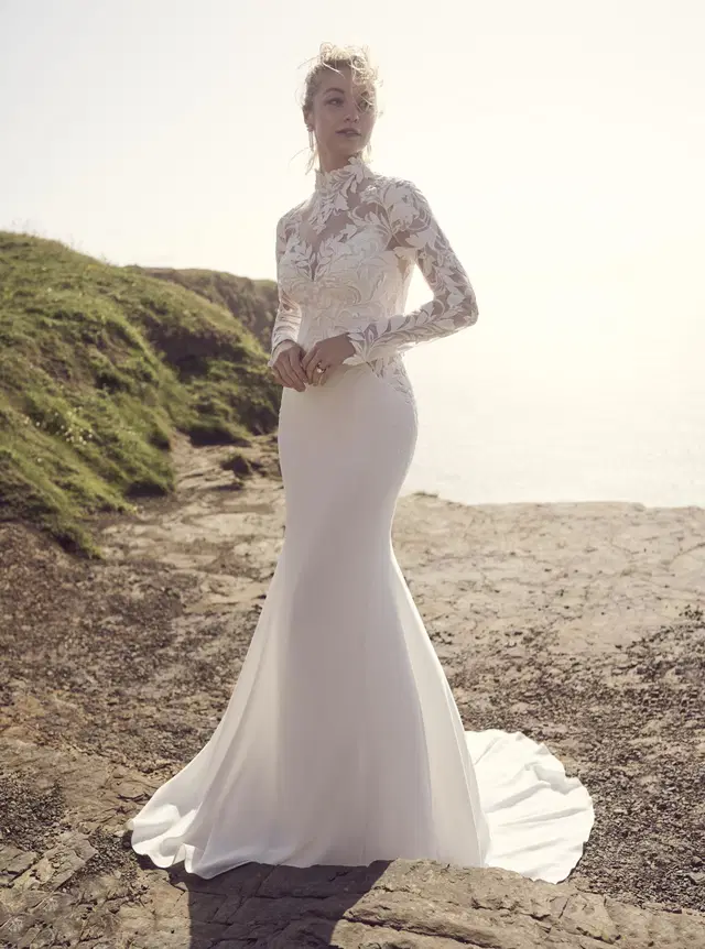 Dionne by Rebecca Ingram: Mermaid silhouette, V-neck neckline, separate sleeves, crepe