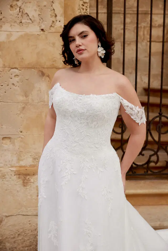44587 by Sincerity Bridal - view 9 of 10
