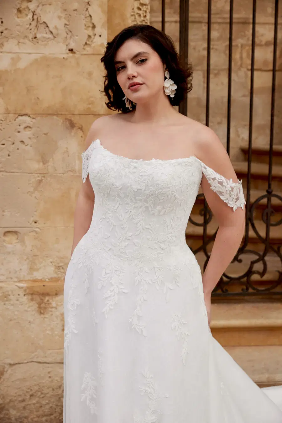 44587 by Sincerity Bridal - view 9 of 10