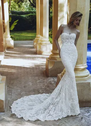 URVASHI by Enzoani - view 3 of 7
