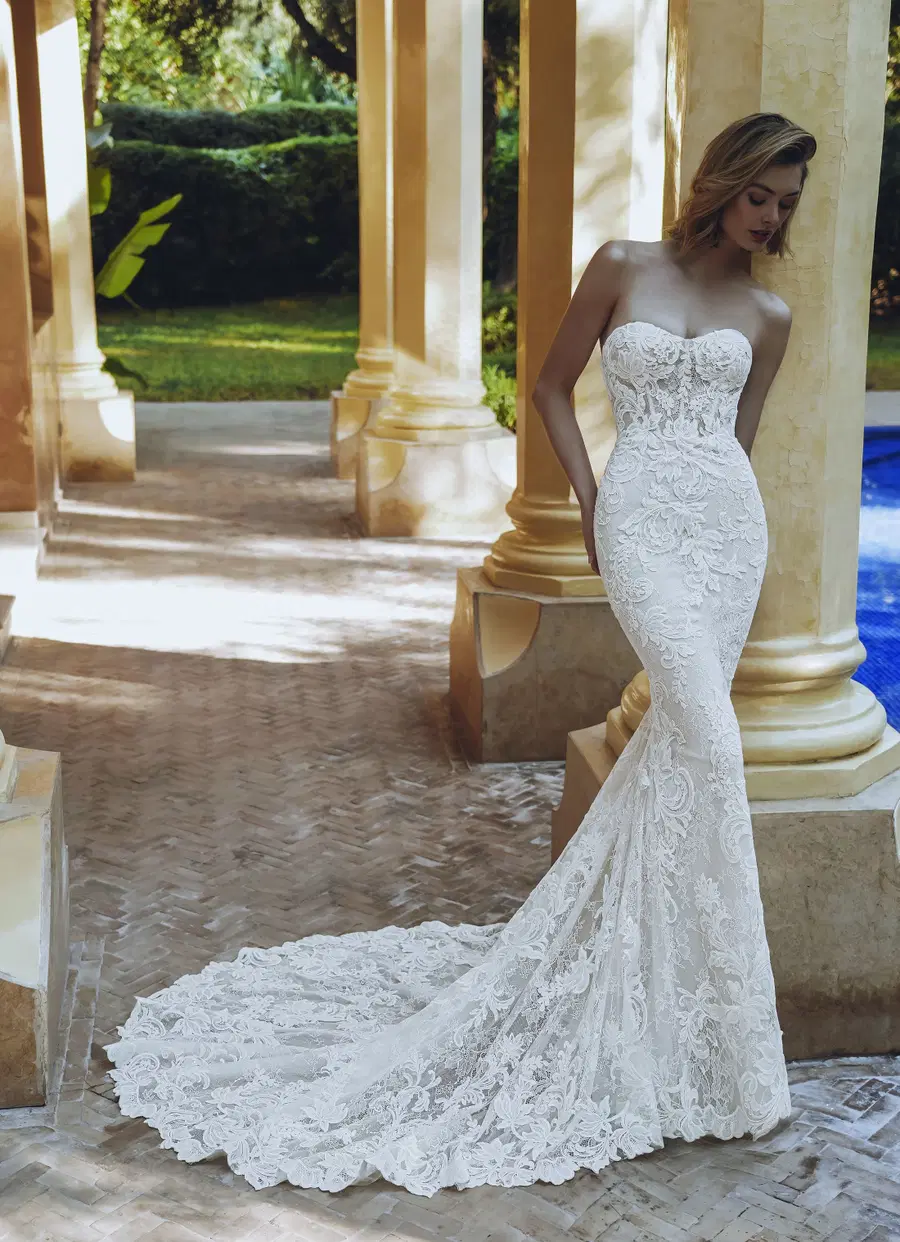 URVASHI by Enzoani - view 3 of 7