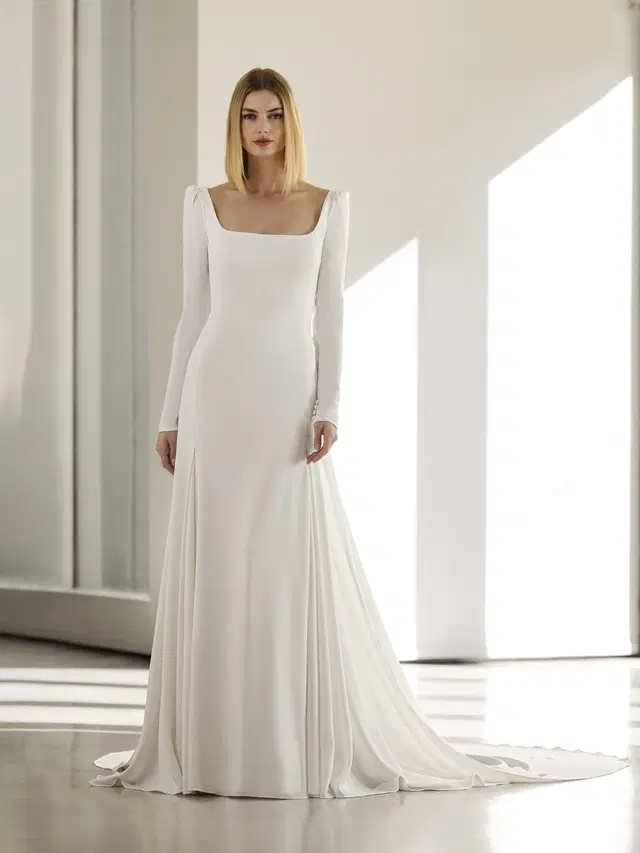 JULIENNE by Pronovias: A-Line silhouette, square neckline, long sleeves, crepe