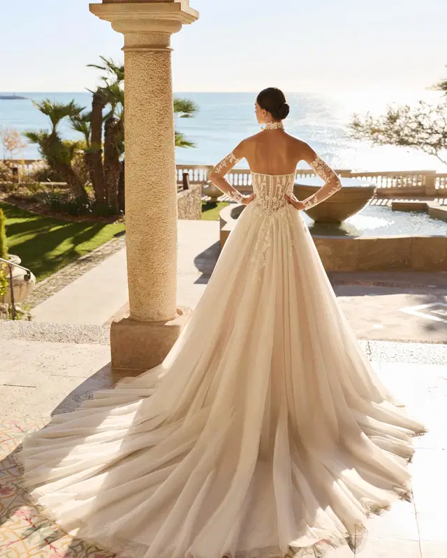 FIORA von Luna Novias - Ansicht 2 von 3
