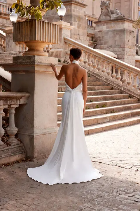 Leila wedding dress by Serravalle, trumpet, satin
