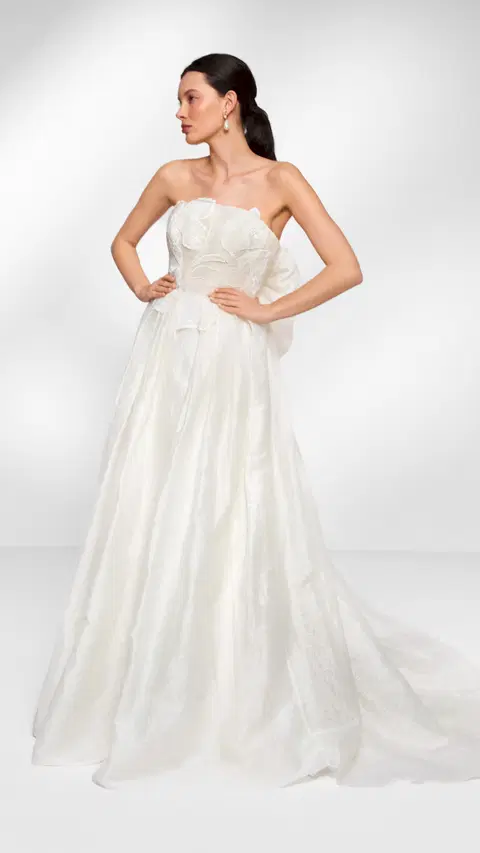Mokosh wedding dress by Anna Kara, ball gown, straight
